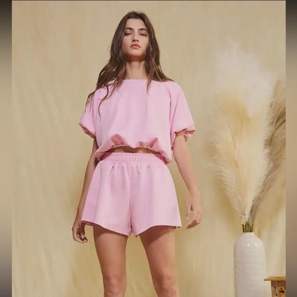 Hi, It’s Birdie Tops - 125a Pink Scuba Bubble Hem and Sleeve Solid Crop Top